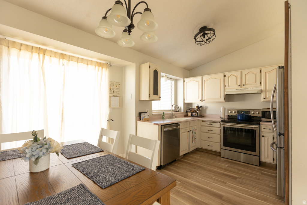 1099 E 2125 N Layton, UT 84040