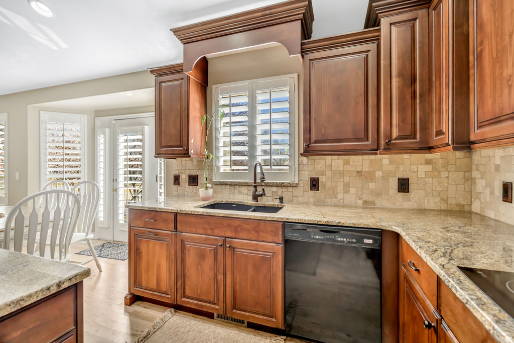 9843 S TEE BOX DR South Jordan, UT 84009