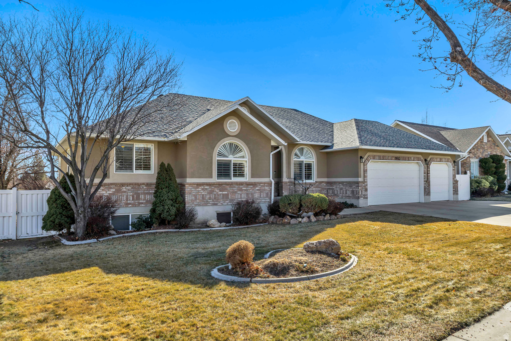 9843 S TEE BOX DR South Jordan, UT 84009