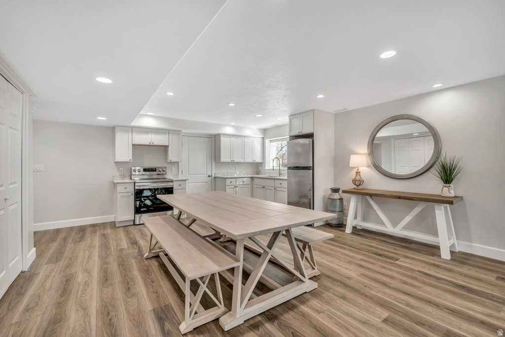 9843 S TEE BOX DR South Jordan, UT 84009