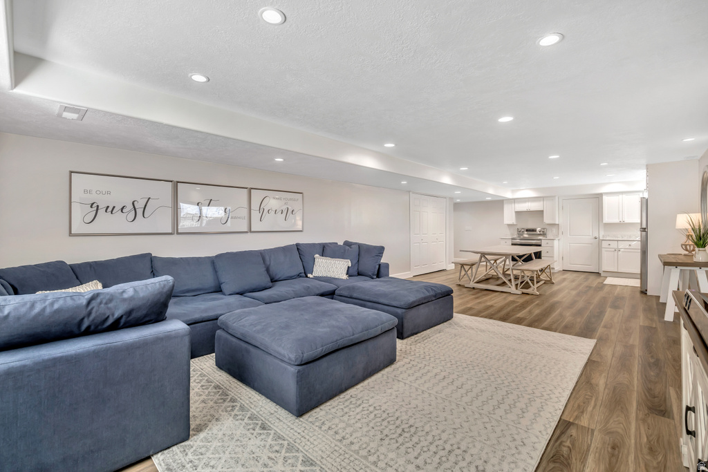 9843 S TEE BOX DR South Jordan, UT 84009