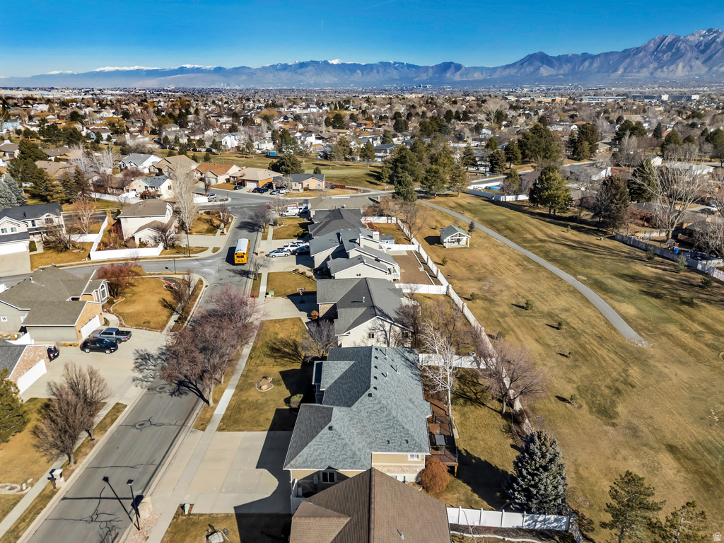 9843 S TEE BOX DR South Jordan, UT 84009