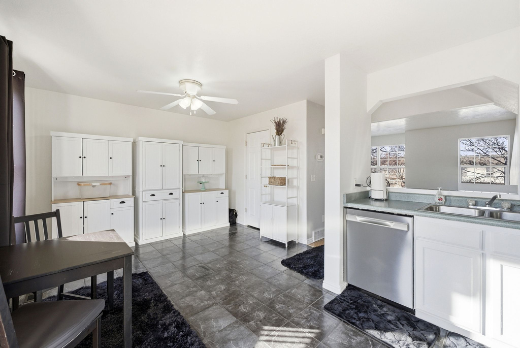 1779 W 5125 S Roy, UT 84067