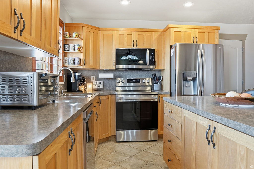 8597 W SOLSTICE VIEW DR Copperton, UT 84006