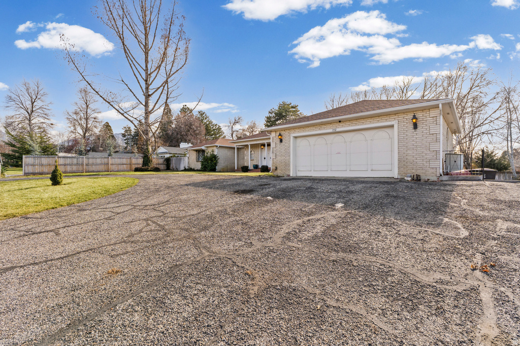 1772 E COUNTRYSIDE DR Millcreek, UT 84106