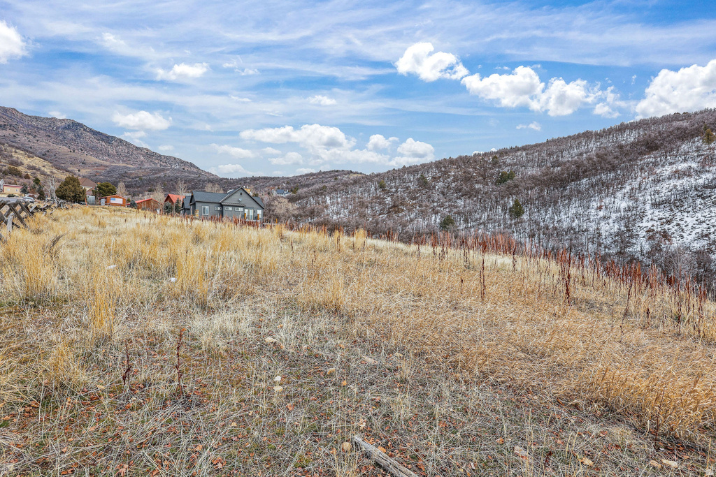 9521  KELLEY DR Huntsville, UT 84317