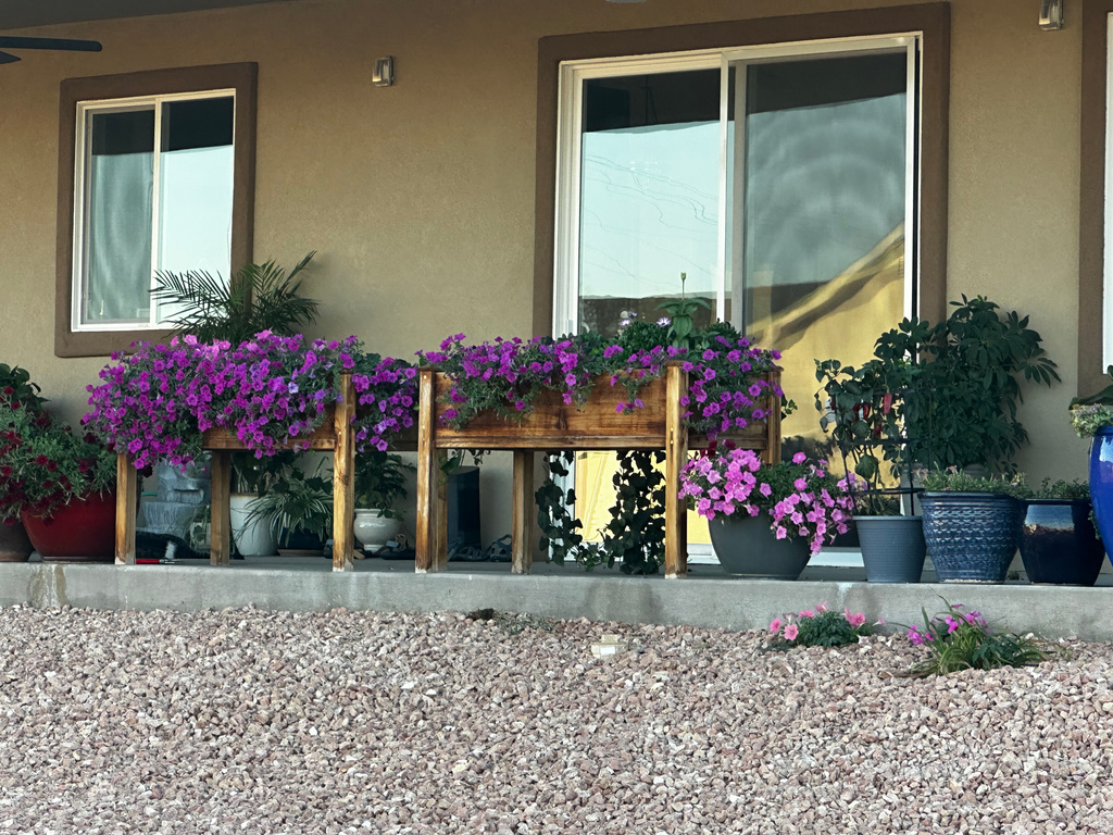 1095 E CANYON DR Big Water, UT 84741