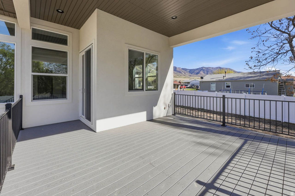 8035 N PARK MEADOW LN #2 Lake Point, UT 84074