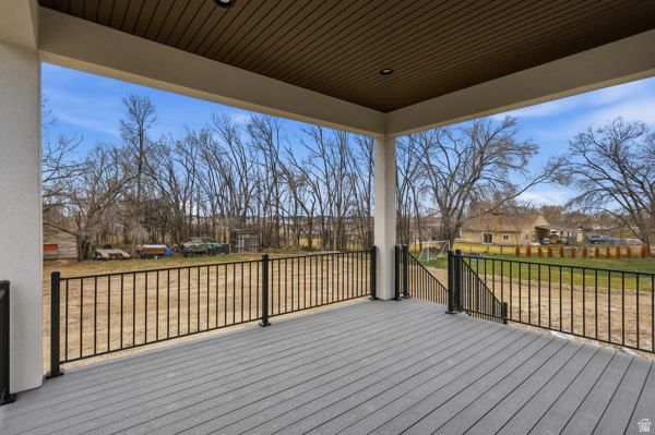 8035 N PARK LN #2 Lake Point, UT 84074