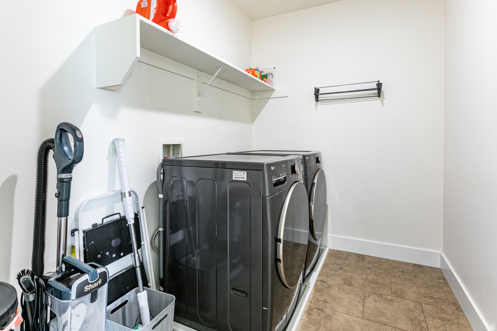 926 N CALLIE CT North Salt Lake, UT 84054