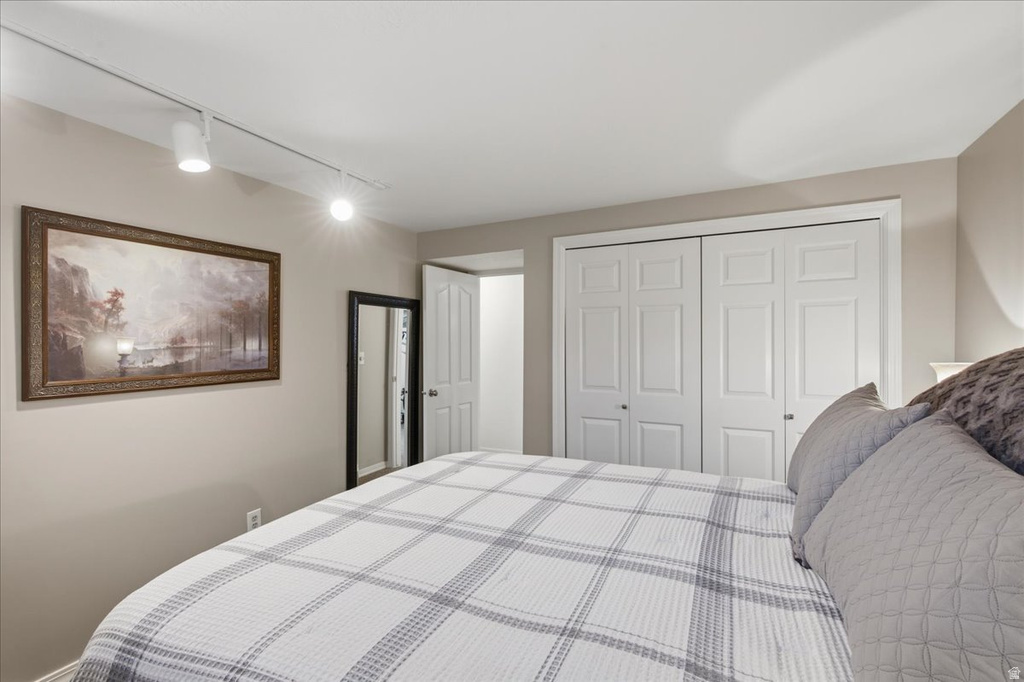 1627 E MULBERRY WAY Sandy, UT 84093