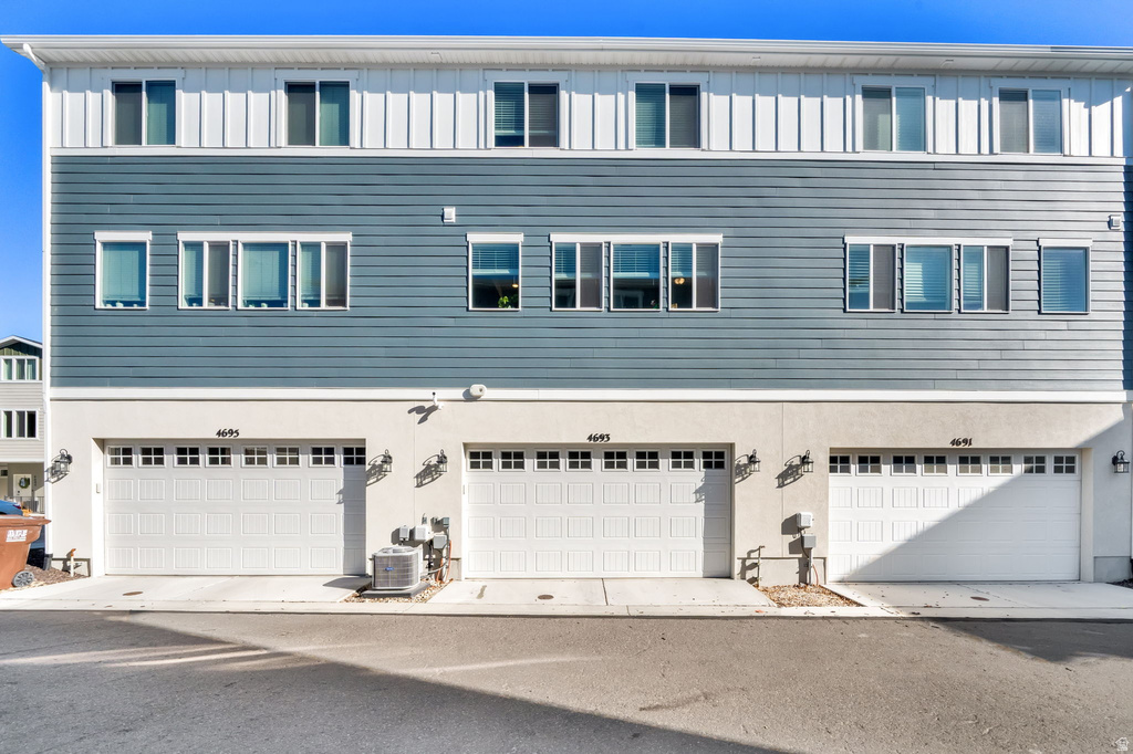 4693 W MIRAMONTE WAY Kearns, UT 84118