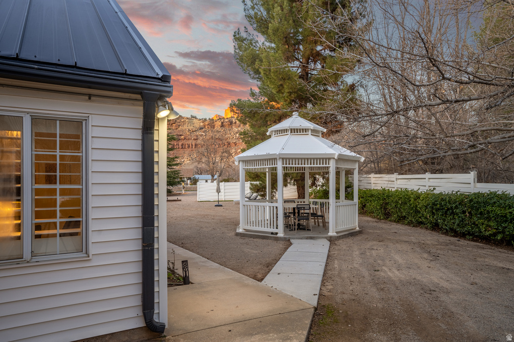 225 E MAIN ST Rockville, UT 84763