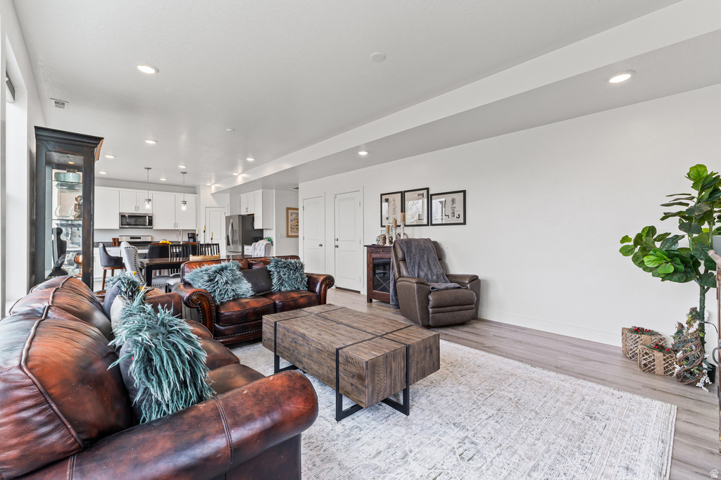 2735 S SHORELINE DR Syracuse, UT 84075