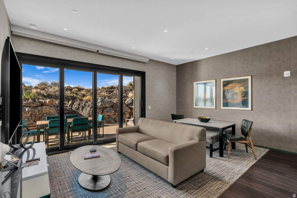 1400 E BLACK DESERT DR photo 2