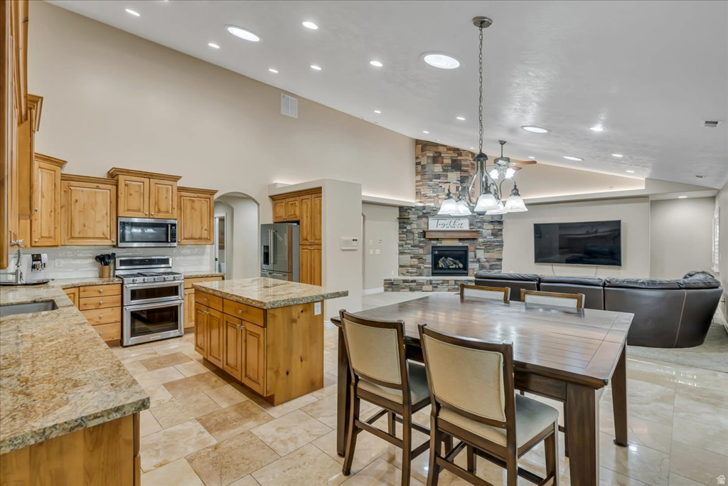 10605 S WILLOW VALLEY RD South Jordan, UT 84095