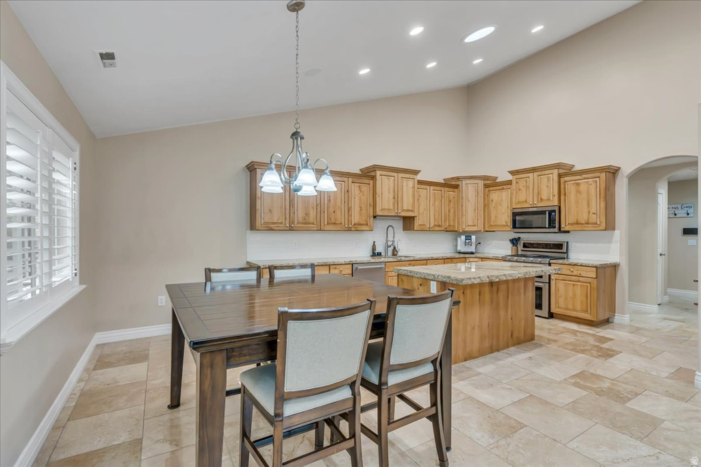 10605 S WILLOW VALLEY RD South Jordan, UT 84095