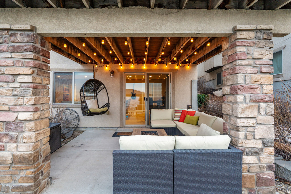 327 E NECHATEL DR Draper, UT 84020