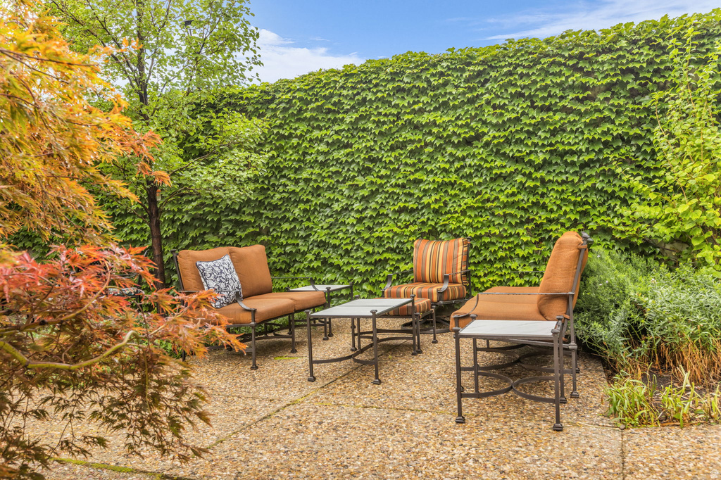 875 S DONNER WAY #103 Salt Lake City, UT 84108