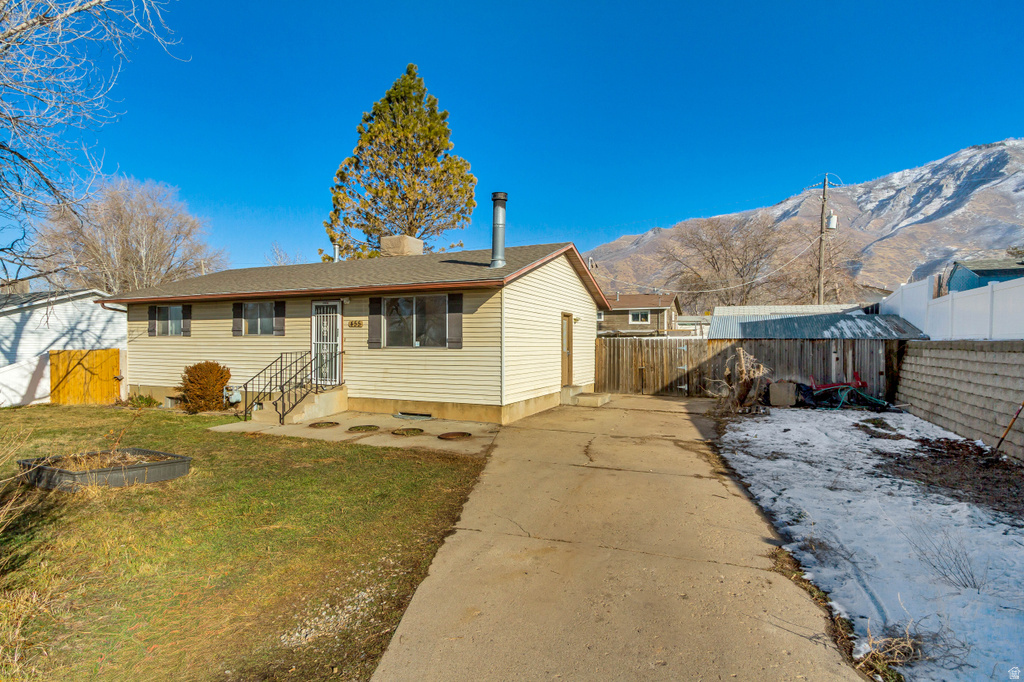 455 S 300 E Santaquin, UT 84655