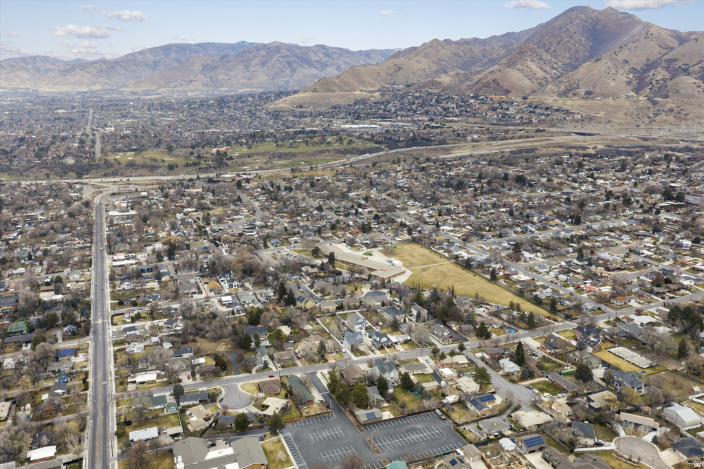 3042 S 2520 E Millcreek, UT 84109