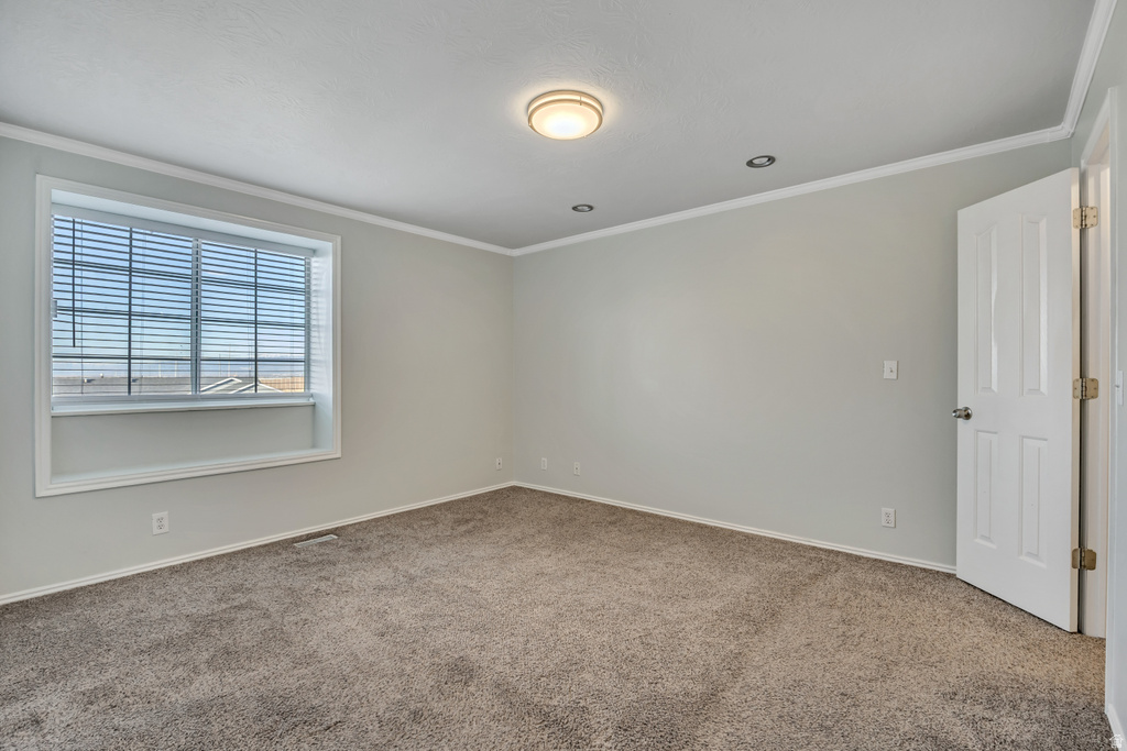 5899 W CAPE COD DR West Valley City, UT 84128