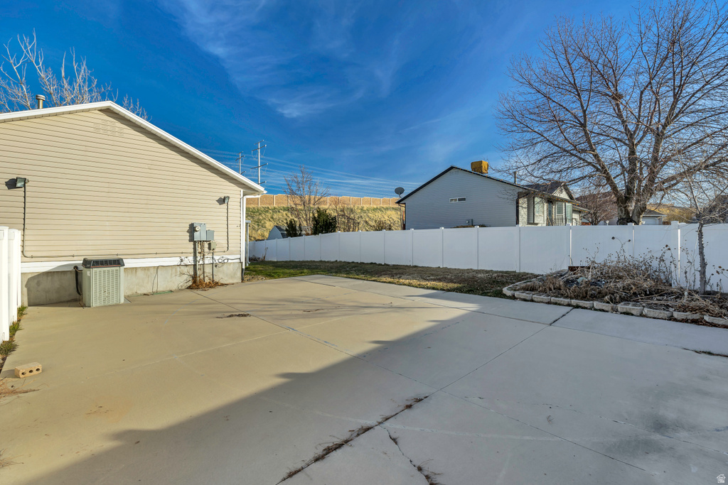 5899 W CAPE COD DR West Valley City, UT 84128
