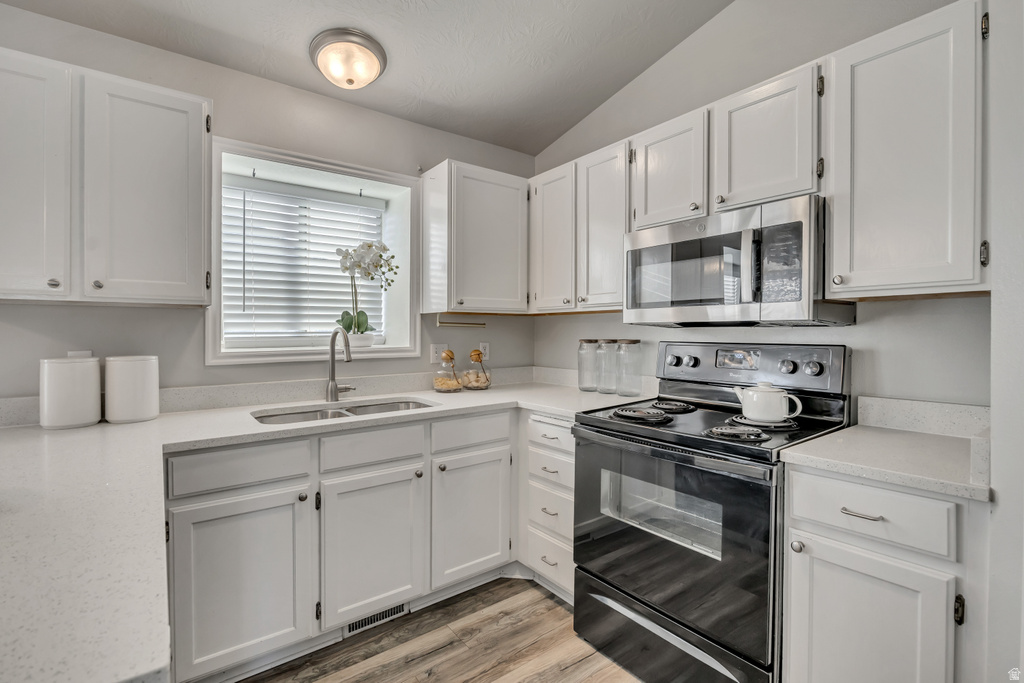 5899 W CAPE COD DR West Valley City, UT 84128