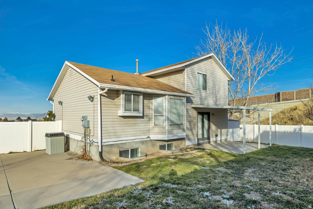 5899 W CAPE COD DR West Valley City, UT 84128