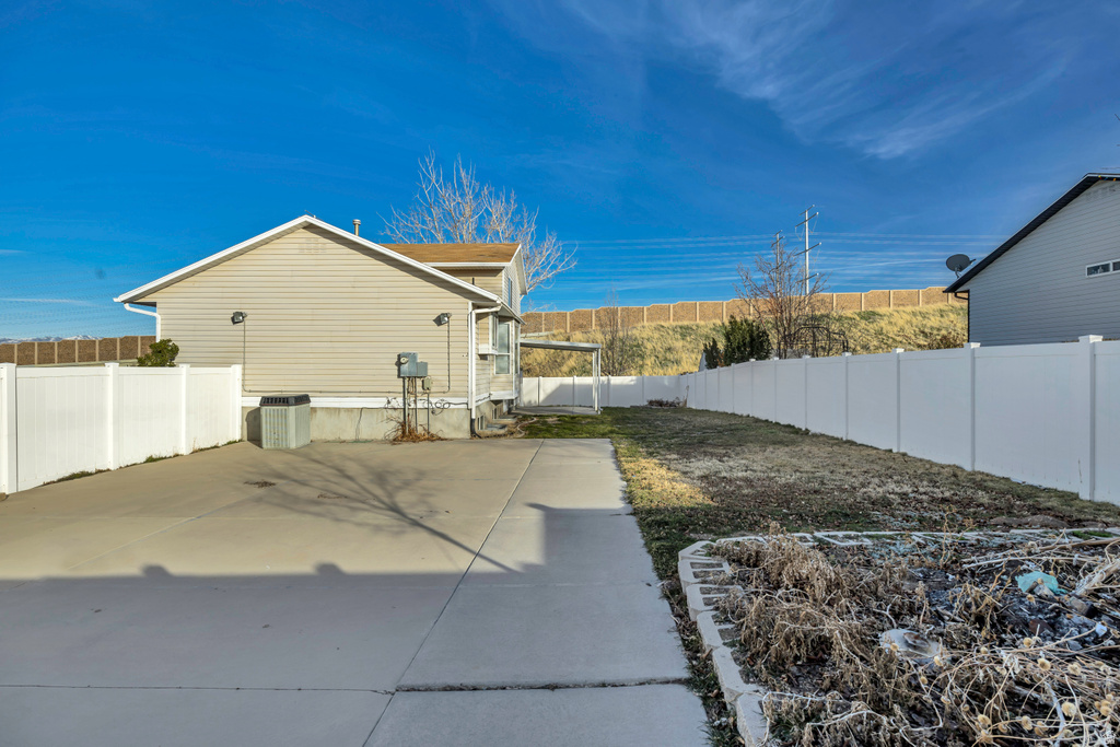 5899 W CAPE COD DR West Valley City, UT 84128