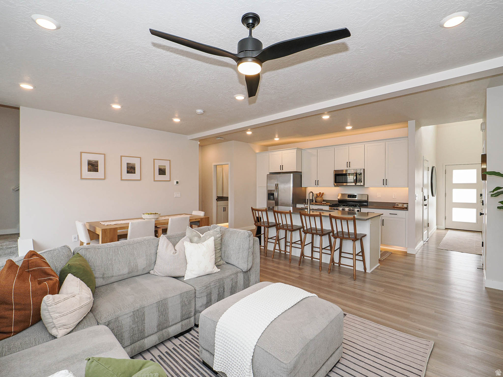 2061 N CHIANTI ST Saratoga Springs, UT 84045