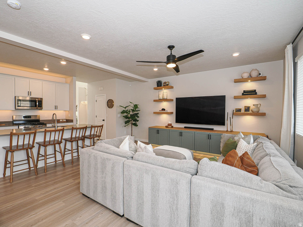 2061 N CHIANTI ST Saratoga Springs, UT 84045