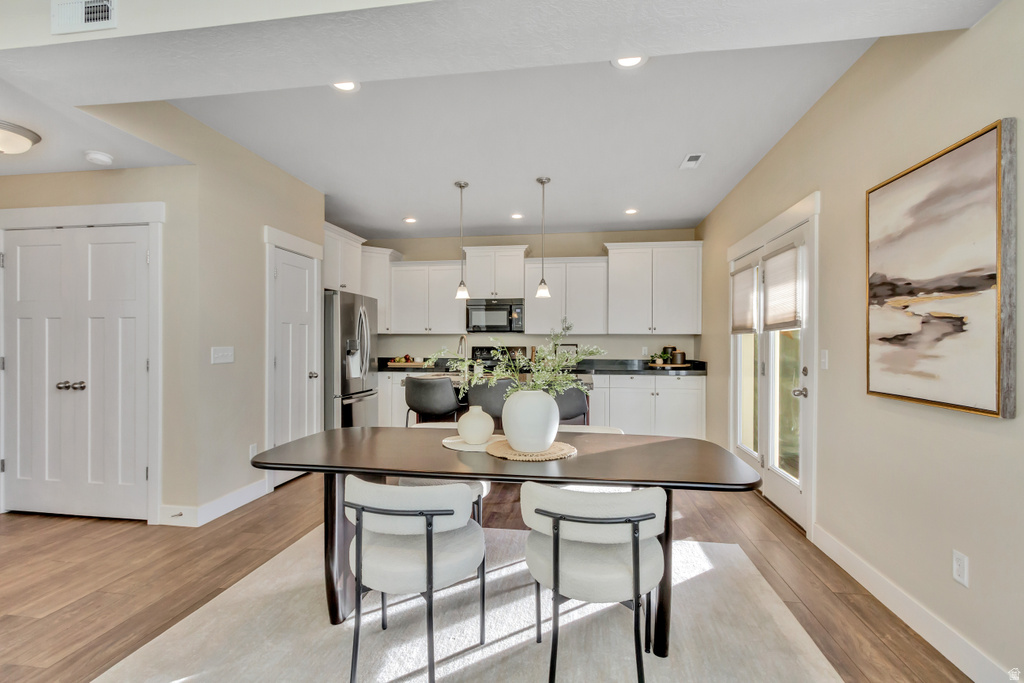 7956 S FARM HOUSE LN Midvale, UT 84047