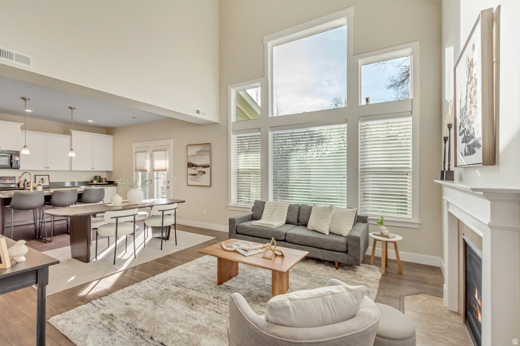 7956 S FARM HOUSE LN Midvale, UT 84047