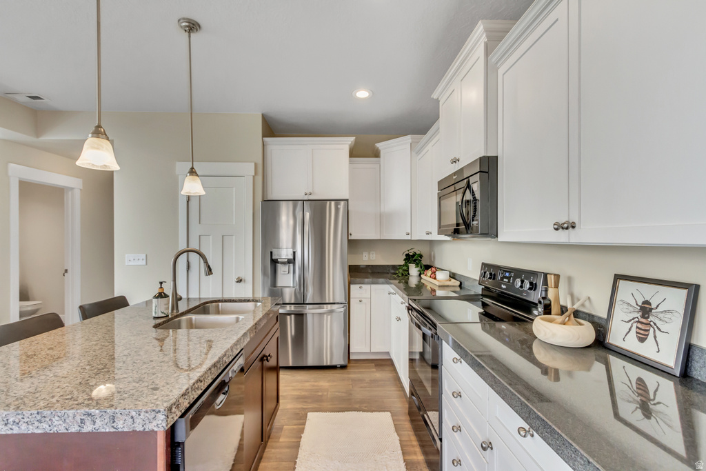 7956 S FARM HOUSE LN Midvale, UT 84047