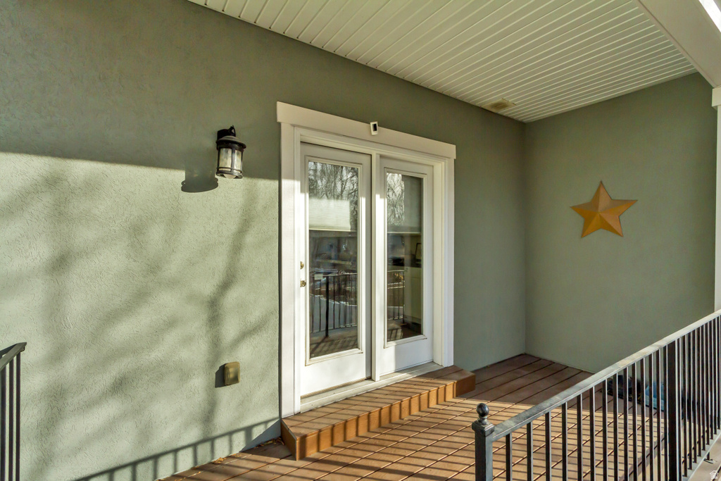 7956 S FARM HOUSE LN Midvale, UT 84047