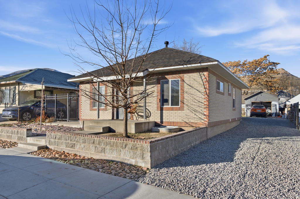 2864 S 9050 W Magna, UT 84044