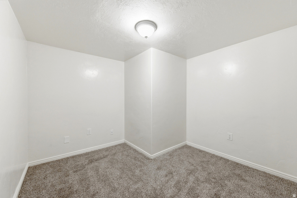 2864 S 9050 W Magna, UT 84044