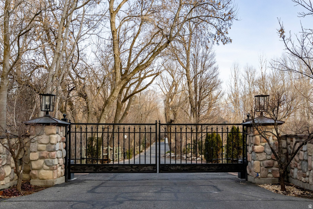 986 E WHEELER FARM CV Salt Lake City, UT 84121