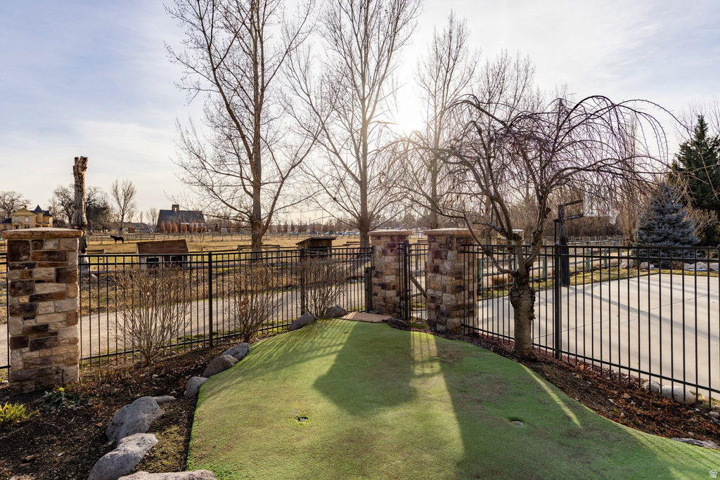 986 E WHEELER FARM CV Salt Lake City, UT 84121