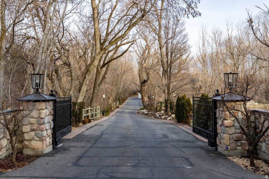 986 E WHEELER FARM CV Salt Lake City, UT 84121