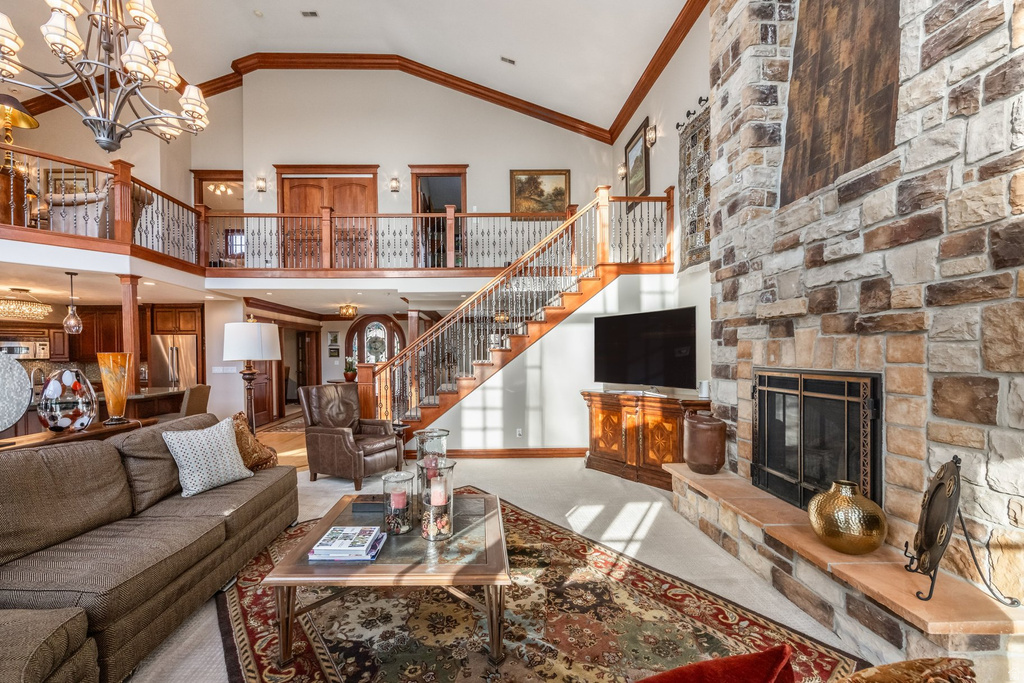 986 E WHEELER FARM CV Salt Lake City, UT 84121