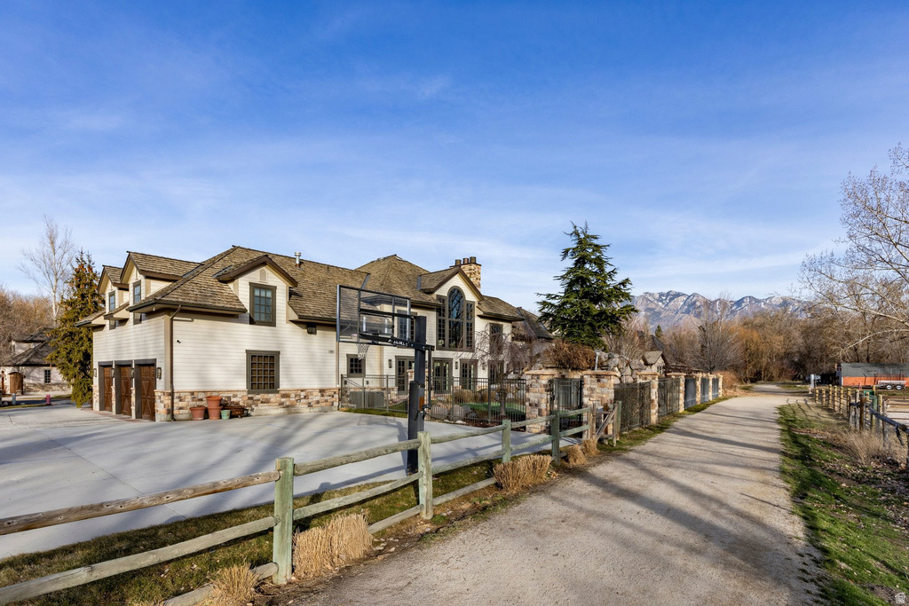 986 E WHEELER FARM CV Salt Lake City, UT 84121