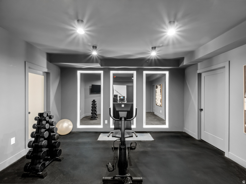 1975 E GUNDERSON LN Holladay, UT 84124