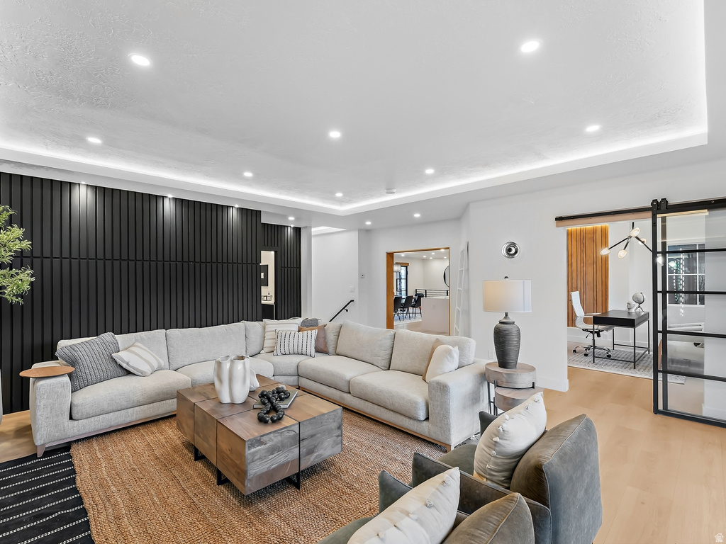 1975 E GUNDERSON LN Holladay, UT 84124