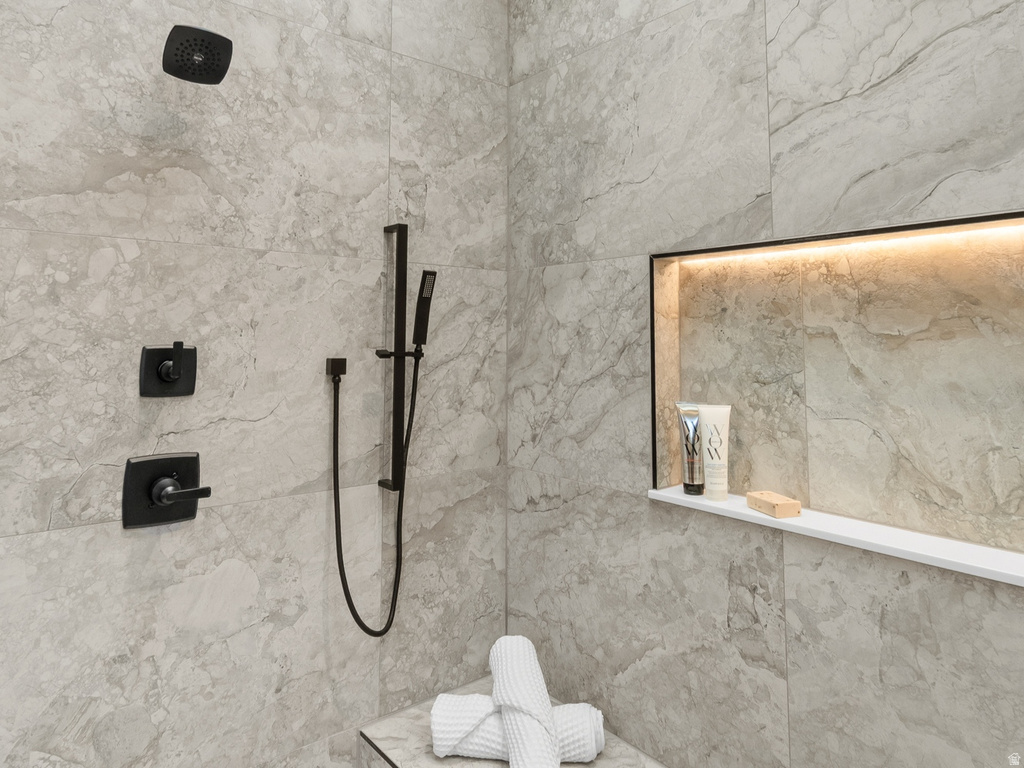 1975 E GUNDERSON LN Holladay, UT 84124