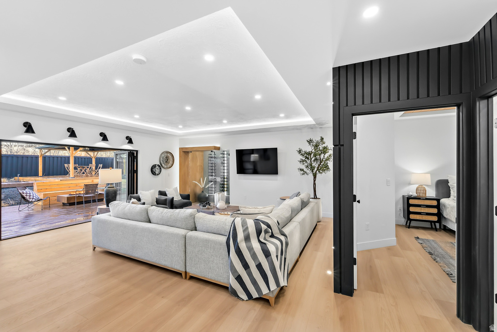 1975 E GUNDERSON LN Holladay, UT 84124