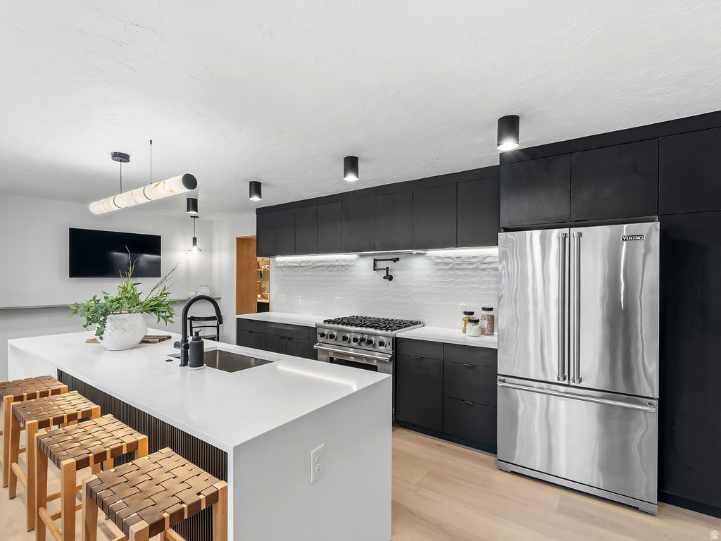 1975 E GUNDERSON LN Holladay, UT 84124