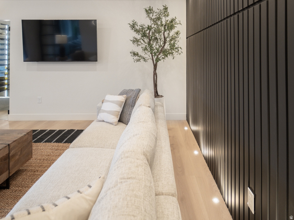 1975 E GUNDERSON LN Holladay, UT 84124