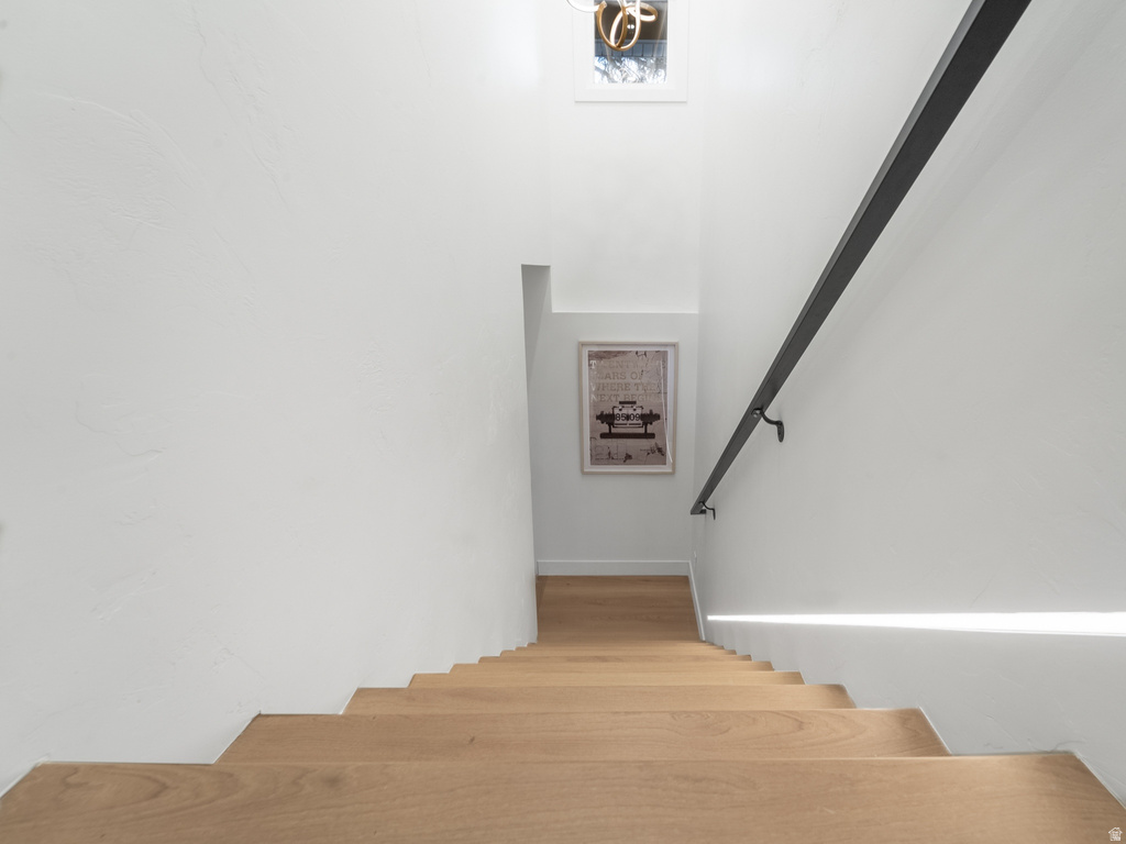 1975 E GUNDERSON LN Holladay, UT 84124